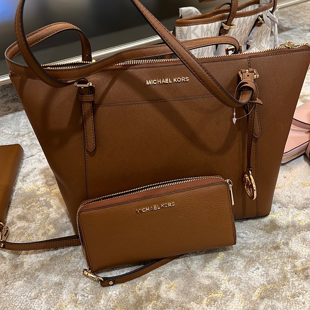 Brown Michael kors purse and wallet NWT BRAND NEW NEVER WORN MICHAEL KORS MK